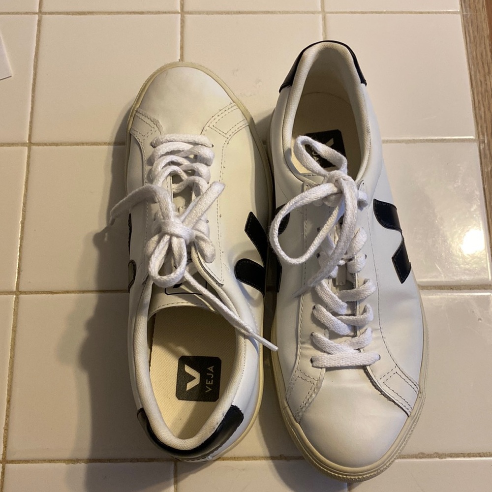 Veja, Black and White Tennis Shoes, Womens Size 8, Good/Used condition